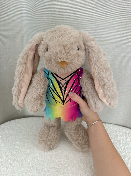 Conejo Katya beige con ropa de colores